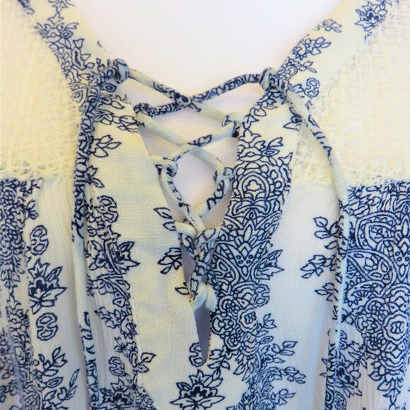 Blue and White Blouse Top Shirt with Wedgwood Style Pattern...625 - Picture 6 of 11